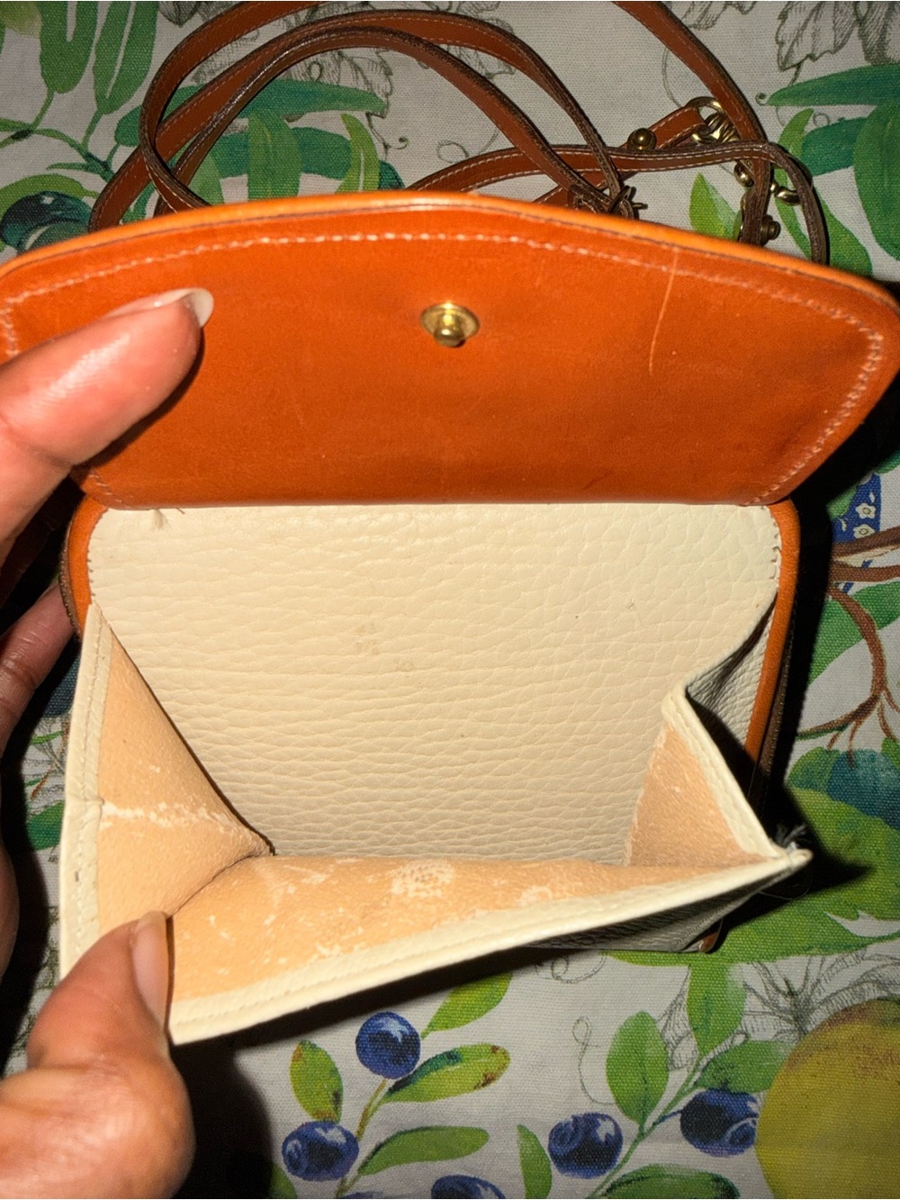 Vtg Mini Zipa-Long Wallet Cream Pebbled Leather w/ Tan Trim - Picture 4 of 7